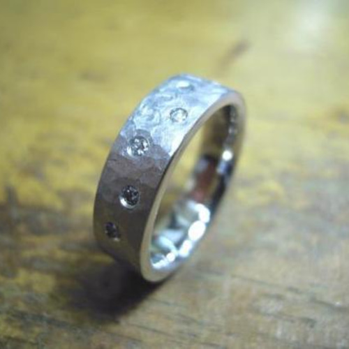鍛造 結婚指輪 プラチナ pt900 幅広 平打ち リング 5mm 槌目