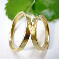 鍛造 結婚指輪 ゴールド 18金 k18 シンプル 平打ち リング 幅3mm 槌目加工 ハート 2枚目の画像