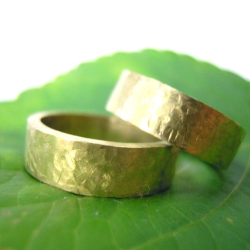 鍛造 結婚指輪 ゴールド 18金 k18 幅広い5.5mm 平打ち リング 槌