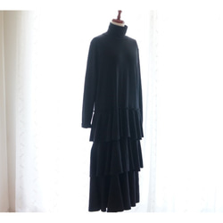 （RE 2）馬克西長分層連衣裙（黑色） 第4張的照片