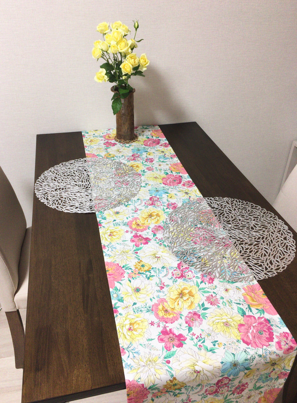 ピンクの花柄テーブルランナー テーブルクロス tomokk501 通販