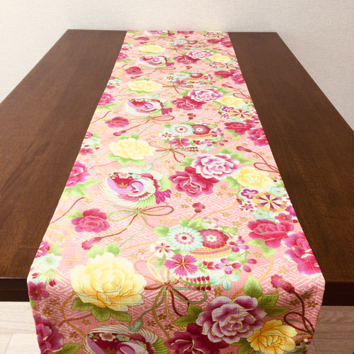 ピンクのテーブルクロス　トーマスマックナイト　2枚購入の専用ページです。 和柄テーブルランナー **ピンク** テーブルクロス tomokk501 通販