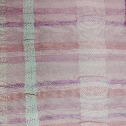 ローズピンク 手織りマフラー MUF101A-2 シルク ウール ラメ糸 ピンク  ふんわり 明るい 3枚目の画像