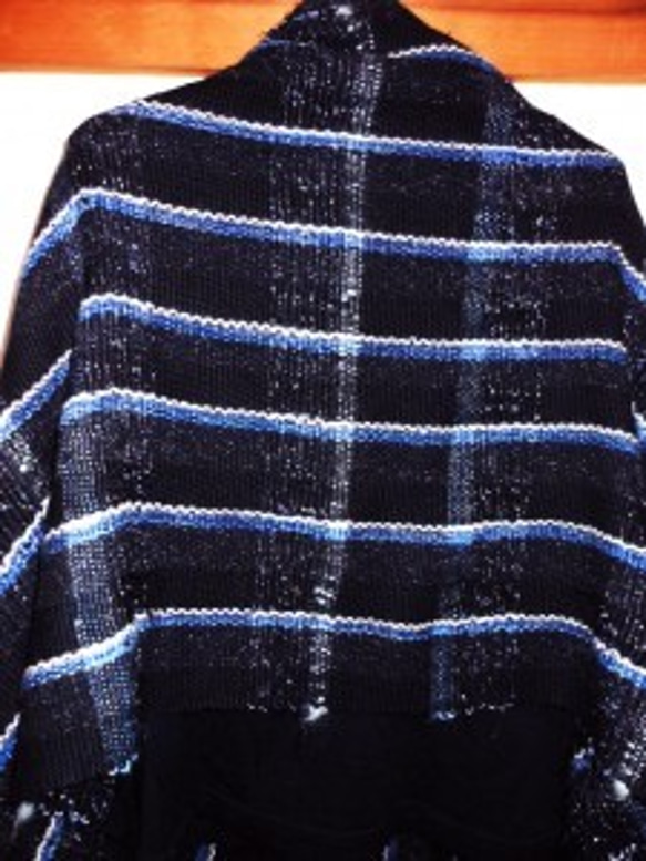お値下げ品 手織り 冬物  ウールポンチョPON102A 紺色 防寒 4枚目の画像