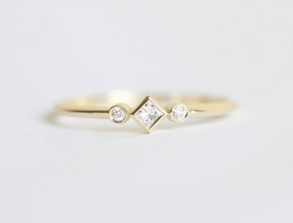 0.06カラットプリンセスダイヤモンドリング◇エンゲージリング（婚約