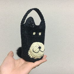 黒柴 ワンマルシェ豆サイズ（かぎ針編み犬型ミニミニかごバッグ） 2枚目の画像