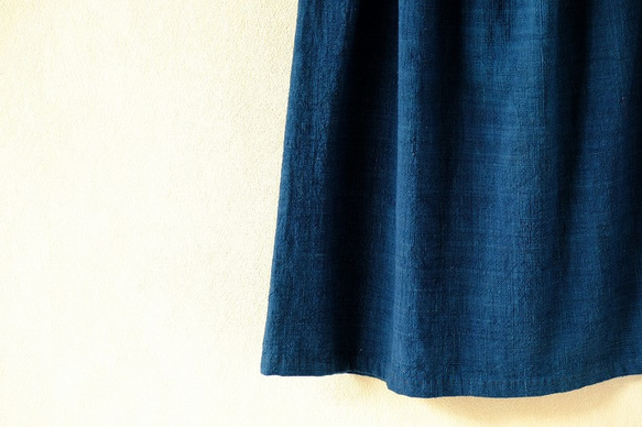 腰機手織り布テヌンに浅間の藍、素直なスカート 1枚目の画像