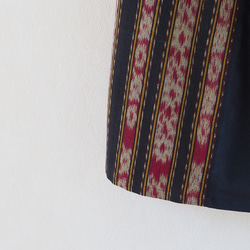 ジャワ島手織りイカット使いのスカート 3枚目の画像