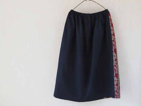 ジャワ島手織りイカット使いのスカート 5枚目の画像