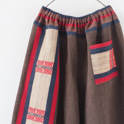 黒檀染め手織り布とナガ族布のゆったりワイドパンツ 7枚目の画像