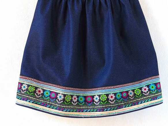 山の民の刺繍スカート～モン族の村から 5枚目の画像