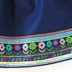 山の民の刺繍スカート～モン族の村から 6枚目の画像