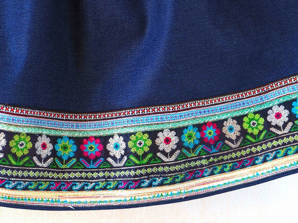 山の民の刺繍スカート～モン族の村から 6枚目の画像