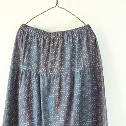 木版更紗のティアードスカート 2枚目の画像