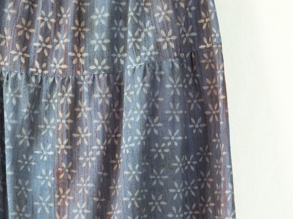 木版更紗のティアードスカート 3枚目の画像