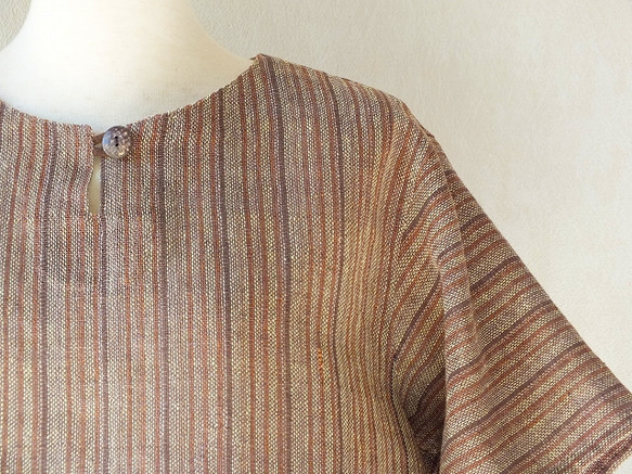ラオス・ラハナム村の手織り布・半袖クルタ 7枚目の画像