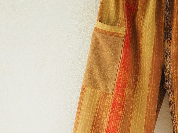 ぺたぺた木版更紗のワイドパンツ 2枚目の画像