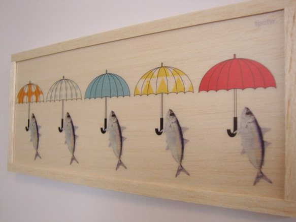 Fish and umbrella 1枚目の画像