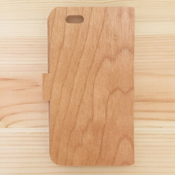 木のiPhoneケース(手帳型 / ウッド調) 3枚目の画像