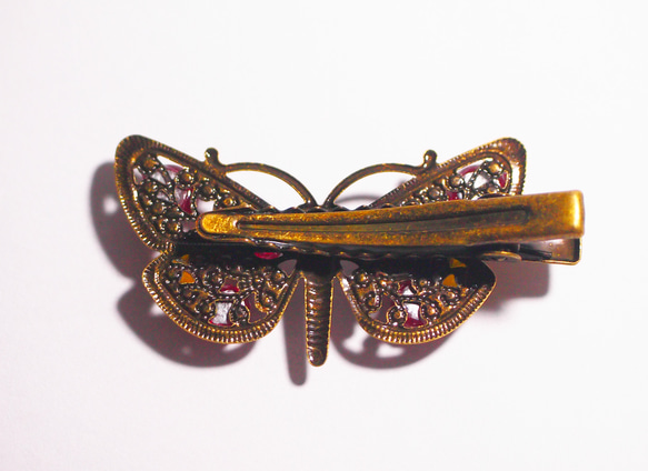ルビーの蝶クリップ 4枚目の画像