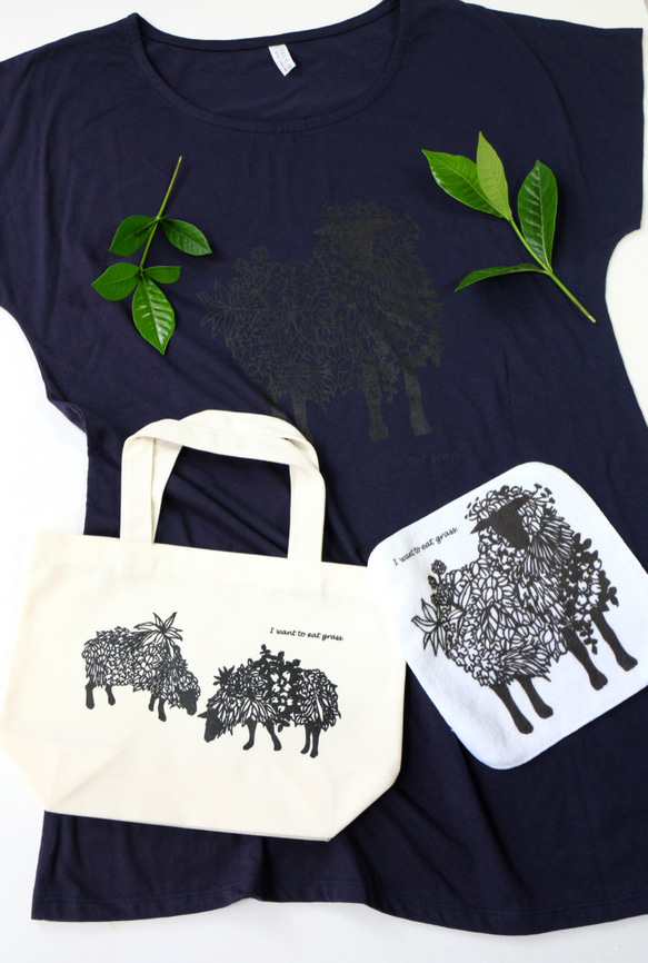 羊好きの皆さまへ　草羊3点セット　ネイビー［羊のTシャツワンピース+トートバック+ハンドタオル］ 1枚目の画像