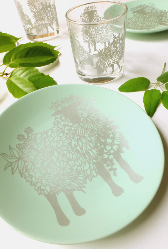 羊のお皿とコップのセット [ピスタチオグリーンのヒツジのお皿