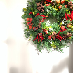 【クリスマス2022】 フレッシュ針葉樹に実や葉とりどりに　ハッピーホリデーリース　＊受注後作成＊ 4枚目の画像