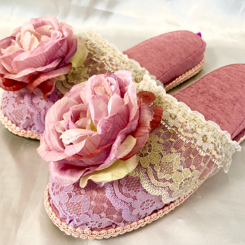薔薇の華やかスリッパ 〜ゴージャスなスリッパで肌寒い季節もお家で