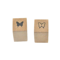 小さい蝶　スタンプ　1×1cm　２個セット　ベタと白抜き 1枚目の画像