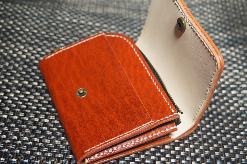 【受注製作】【送料無料】ルガトショルダー　2つ折りミニ財布〈橙〉　本革レザー