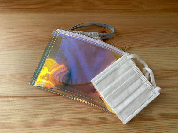 お菓子の袋みたいなミニポーチ【オーロラ】PVC クリアポーチ　ビニールポーチ　マスクケース 5枚目の画像