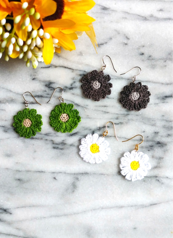 マーガレット かぎ針編みピアス／イヤリング ピアス（フック・チェーン