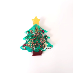 Sale〈再販〉クリスマスツリー＊オルゴナイトブローチ 1枚目の画像