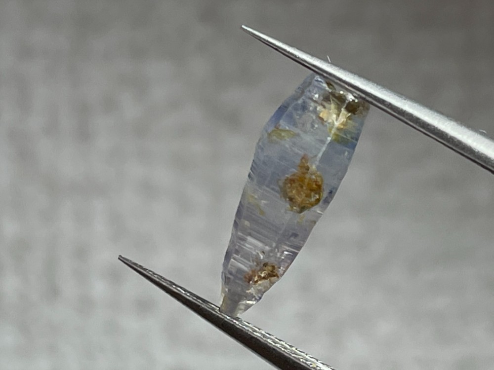 サファイア原石 コランダム サファイアクリスタル原石 3.75カラット 天然石 スリランカ原産