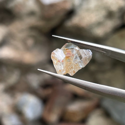 サファイアコランダムツインクリスタル 3.80カラットの天然原石 スリランカ原産 6枚目の画像