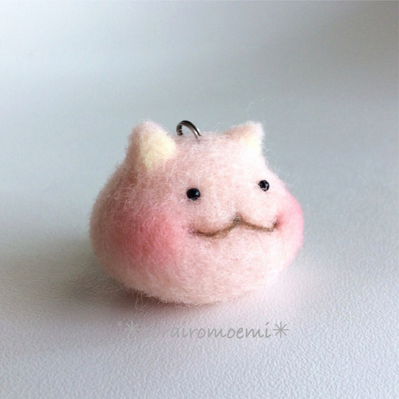 受注製作 】ももにゃんこ✳︎羊毛フェルト（ストラップ） 羊毛フェルト  