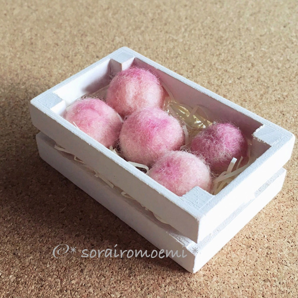 桃のマグネット ✳︎ 羊毛フェルト マグネット ✳︎sorairomoemi
