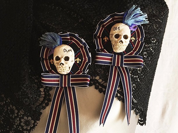 トゥイードルダム・トゥイードルディーの双子ロゼット