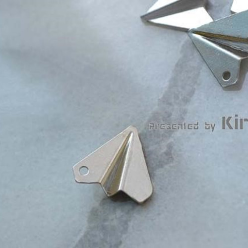 折り紙 紙飛行機」 アンティークシルバー ECN3071 その他素材 KIRINJI  