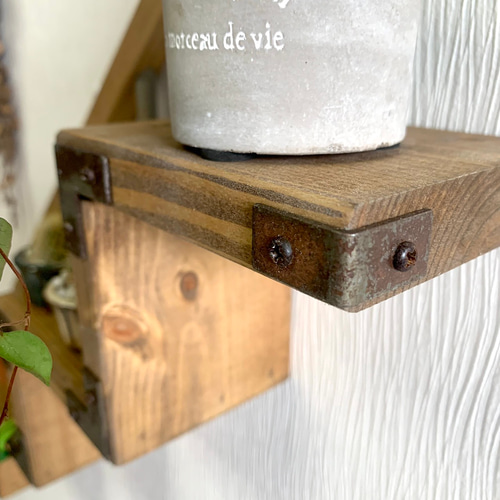 ハンドメイド　ハートの階段シェルフ ハンドメイド ハートの階段シェルフ ハンドメイド ハートの階段シェルフ