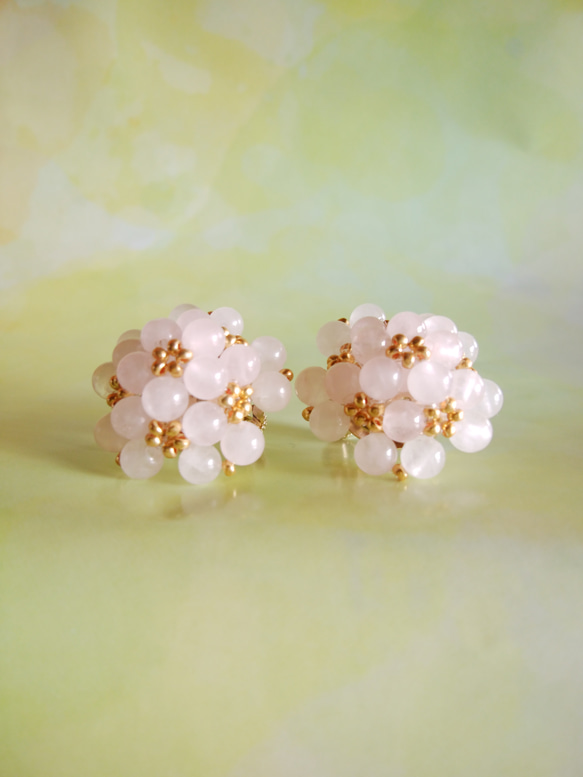 樹脂粘土の桜 満開のピアス 🌸ほんのり桜色🌸桜満開♪♪.•