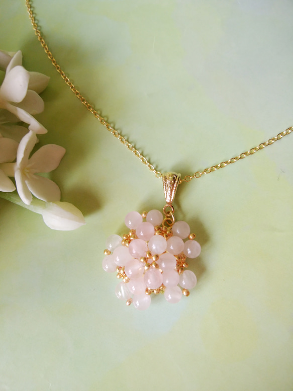 【送料無料】薄墨桜満開のネックレス～ローズクォーツ（天然石） 2枚目の画像