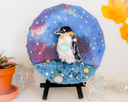 ビーズ刺繍アート】ペンギンちゃんと宝石の島 立体・オブジェ