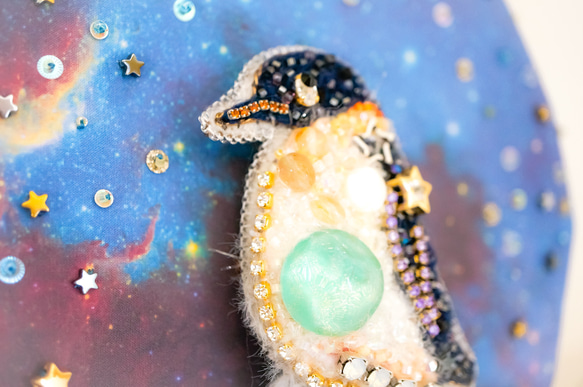 【ビーズ刺繍アート】ペンギンちゃんと宝石の島 2枚目の画像