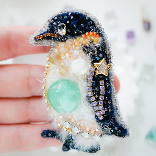 ビーズ刺繍アート】ペンギンちゃんと宝石の島 立体・オブジェ