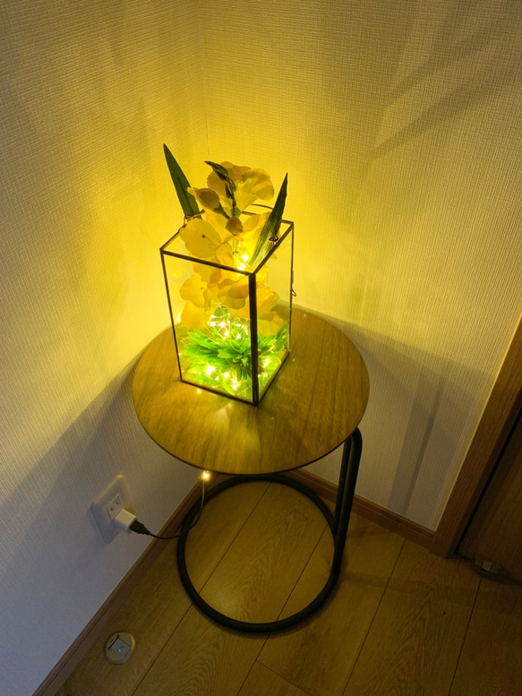 アートフラワーランタン（シンビジューム（造花）・LED照明付き） 3枚目の画像