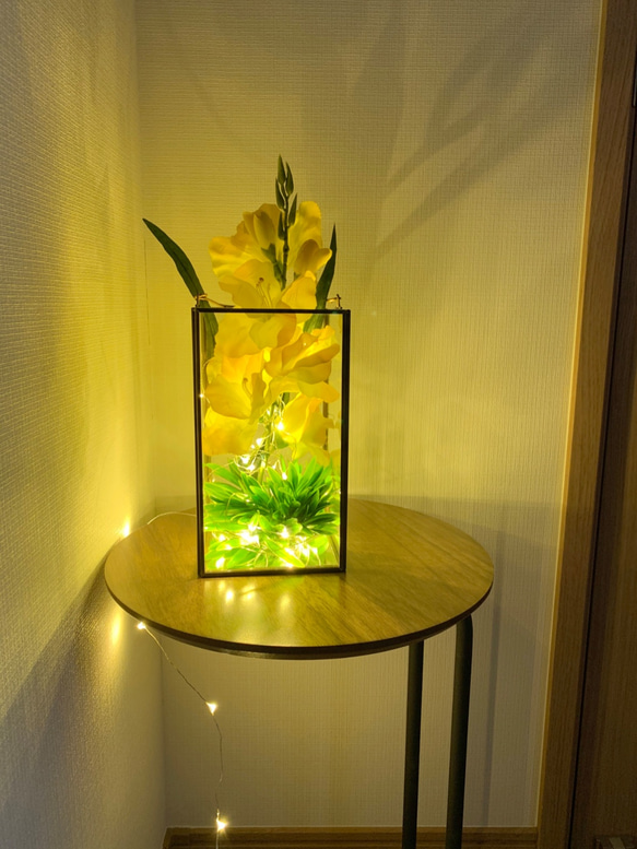 アートフラワーランタン（シンビジューム（造花）・LED照明付き） 2枚目の画像