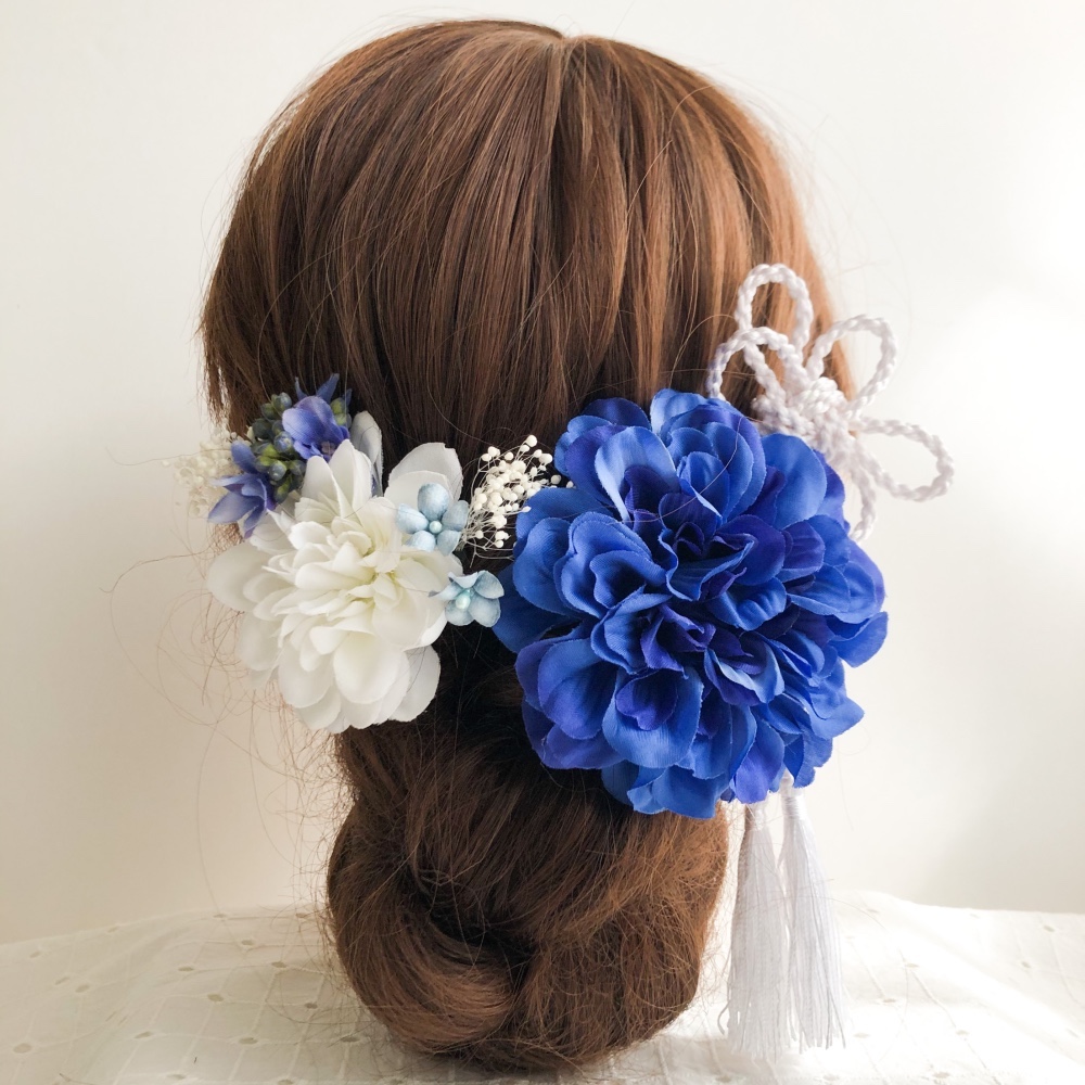 成人式・卒業式・結婚式・ブルー＆ホワイト＊ダリアの髪飾り