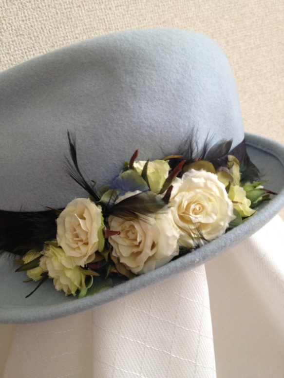 帽子の花飾り 3枚目の画像
