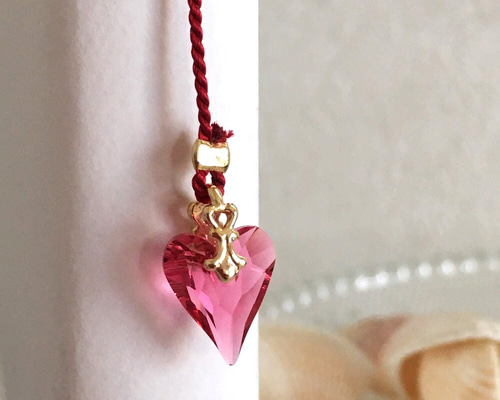 ころりんハートのブックマーカー　ハンドメイド ハート♡シルクコードのしおり＊インディアンピンク